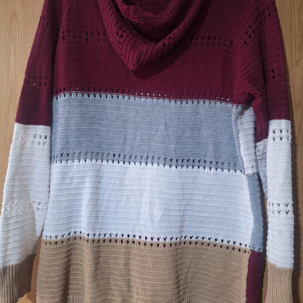 Colorblock V-Neck Sweater - Picture 4 of 4